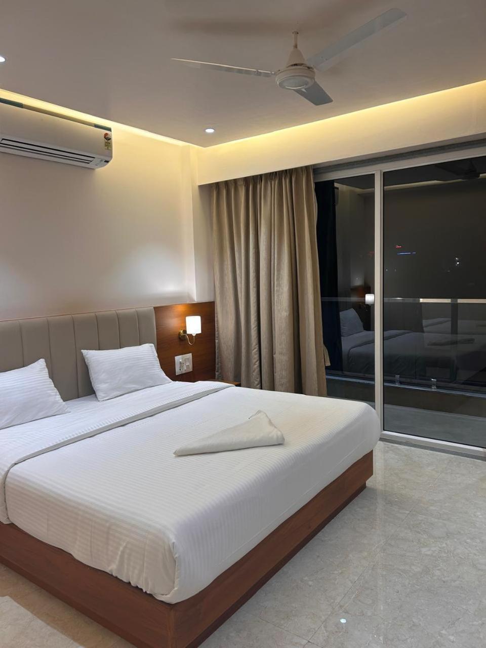 Hotel Neem Heritage 쉬르디 외부 사진