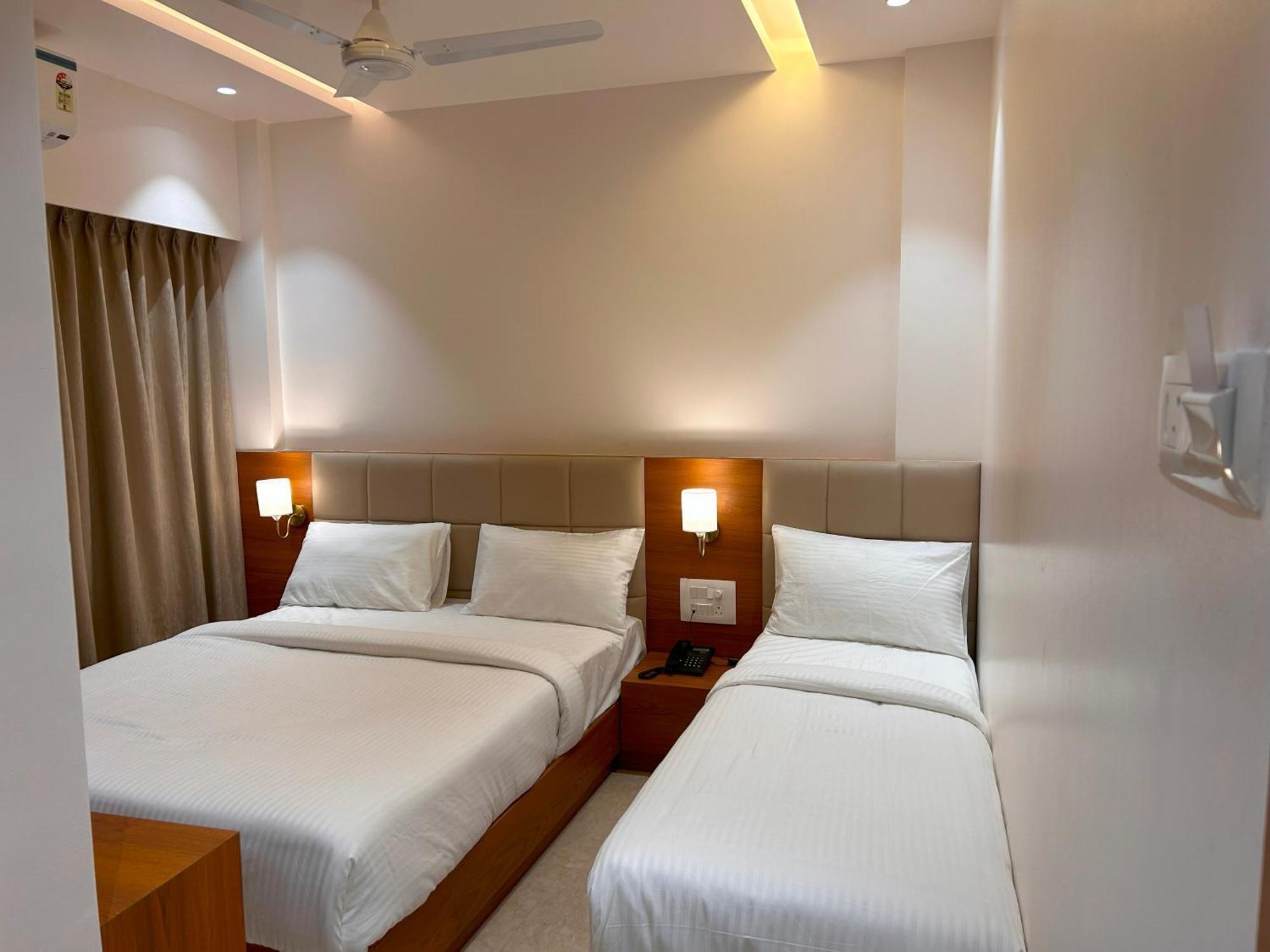 Hotel Neem Heritage 쉬르디 외부 사진
