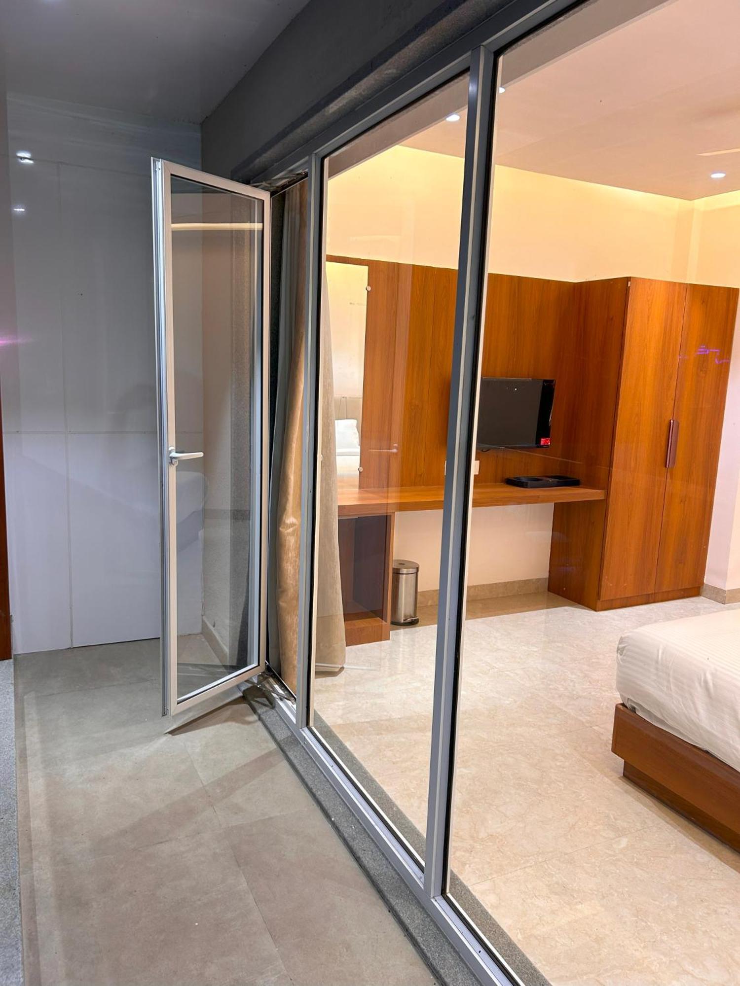Hotel Neem Heritage 쉬르디 외부 사진
