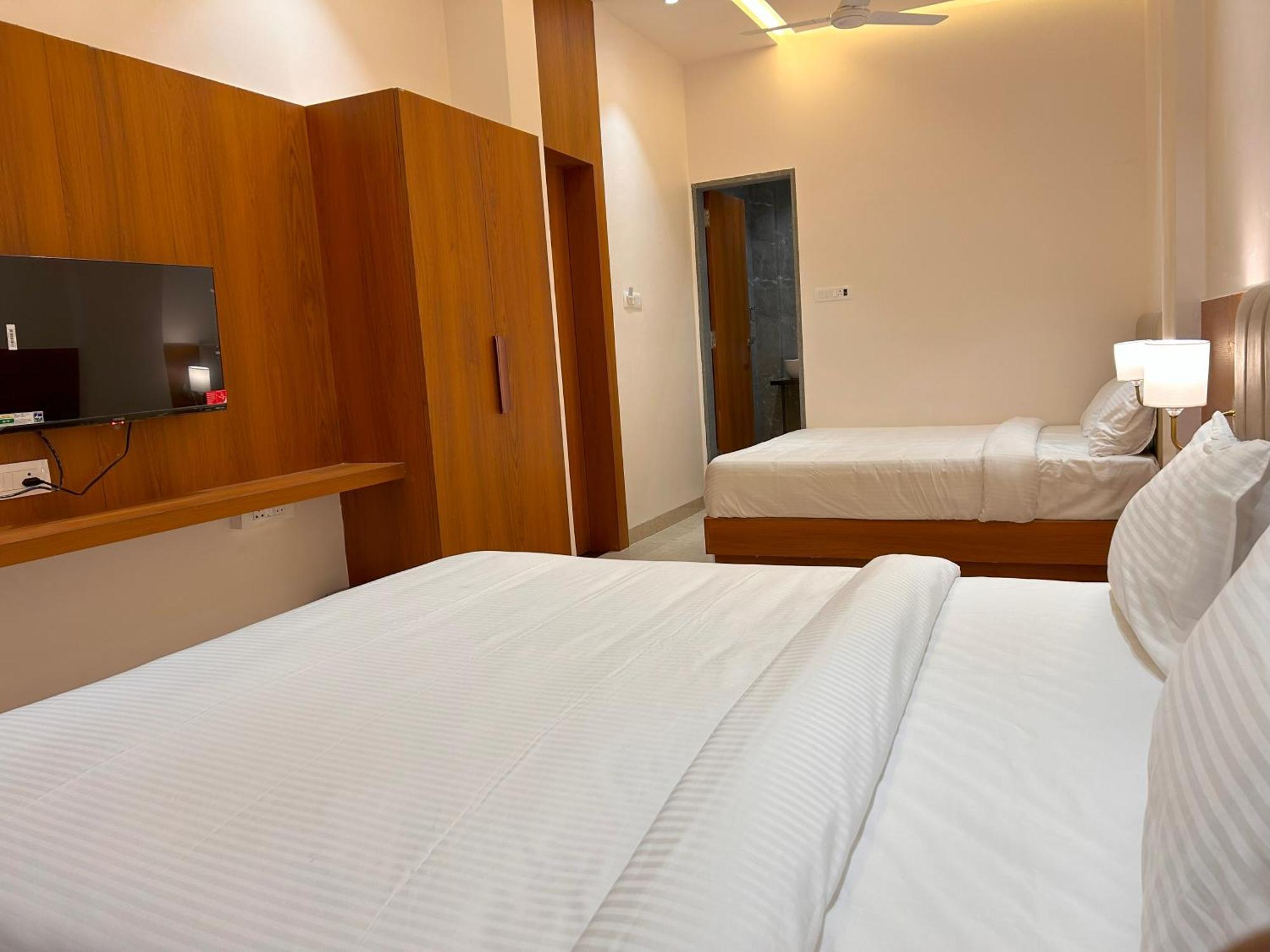 Hotel Neem Heritage 쉬르디 외부 사진